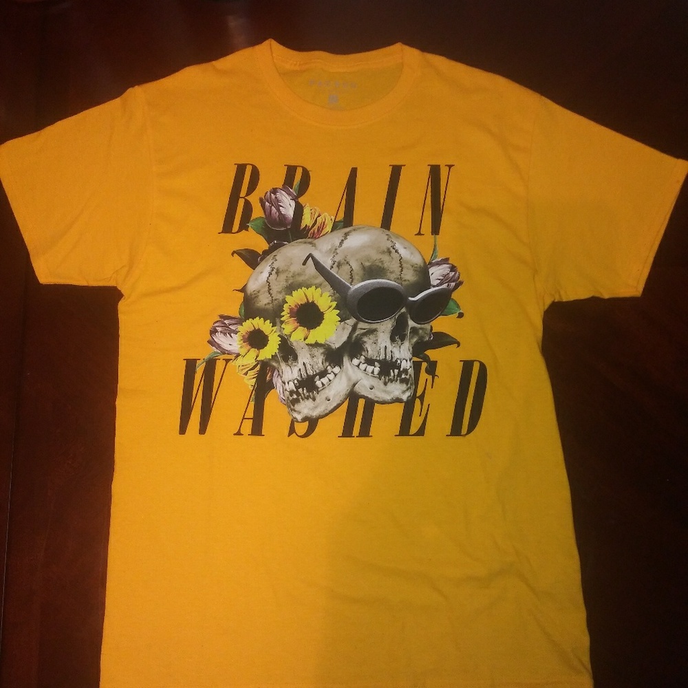 Graphic tee